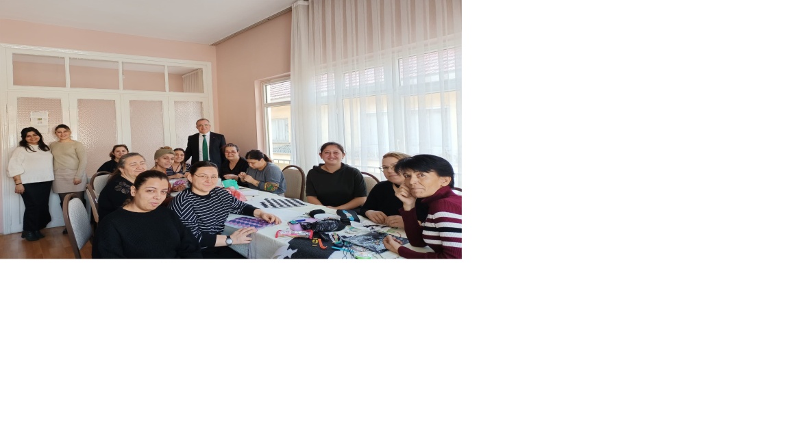 Sarayköy Kaymakamlığı Sosyal Dayanışma Merkezi işbirliği ile açılan kursumuzdan kareler
